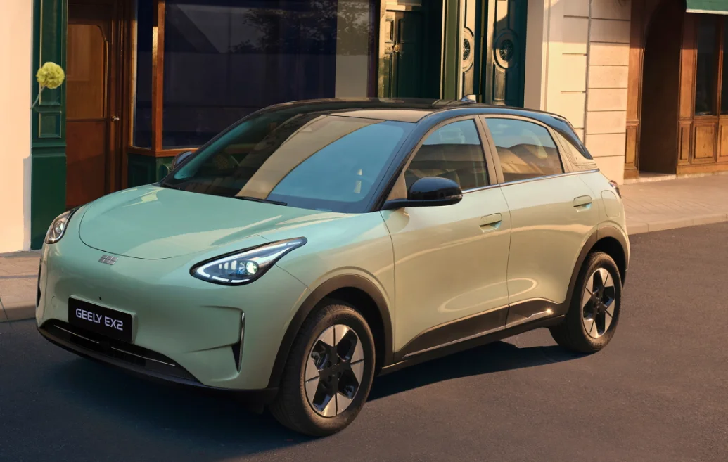 Geely E2 : cette citadine à prix cassé débarque en France et pourrait faire mal à la concurrence