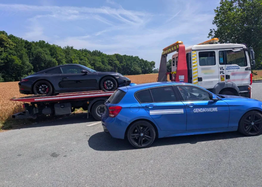 Charente-Maritime : Belle prise pour la nouvelle BMW série 1 de la gendarmerie : une Porsche 911