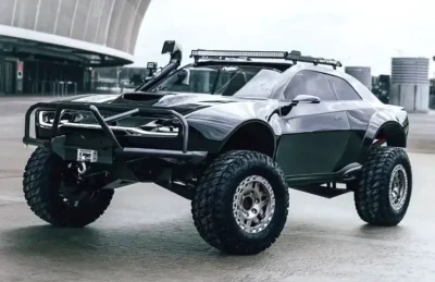 Cette Dodge Charger se dote d'un moteur Hellcat, en configuration rallye-raid