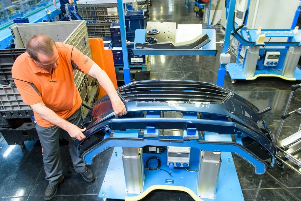 Le fiasco de l'IA chez Ford : 350 employés virés, puis réembauchés pour former les machines