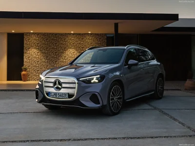 Des batteries aux systèmes électriques : Mercedes contraint de stopper temporairement la production de son SUV électrique phare