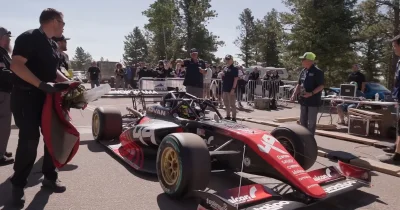 Cette monoplace artisanale bat le record propulsion de Pikes Peak