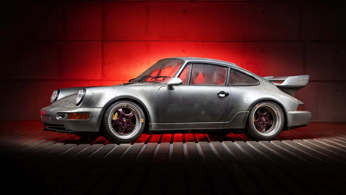 Cachée pendant 30 ans, cette Porsche 911 vaut une fortune