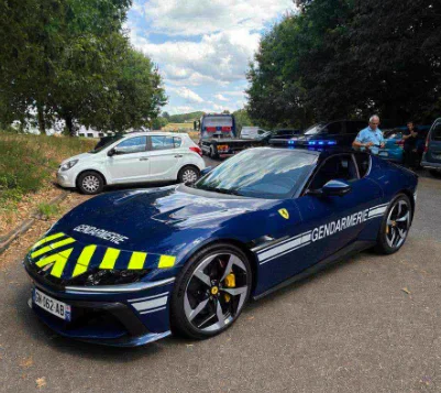 Corrèze : Les gendarmes arrêtent une Ferrari rouge à 200 km/h et s'imaginent déjà la conduire en changeant la couleur