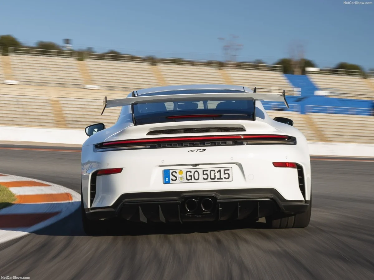 La Porsche 911 écrase le Taycan en termes de ventes depuis le début de l'année