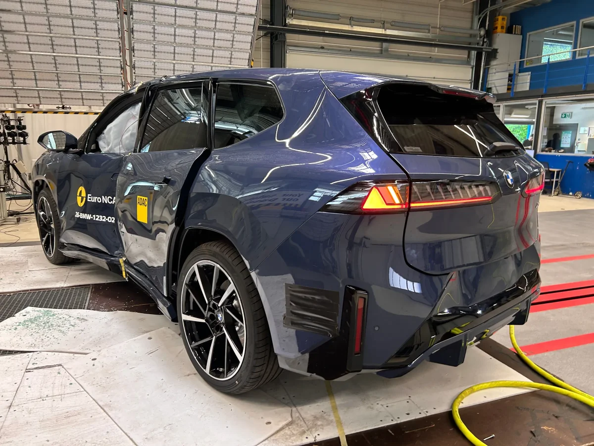 Euro NCAP durcit ses crash-tests : la BMW iX3 et la Zeekr 7GT réussissent le premier grand test de 2026