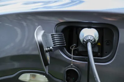 Tesla, BYD, Hyundai… quelle voiture électrique récupère le plus d'autonomie en 10 minutes ?