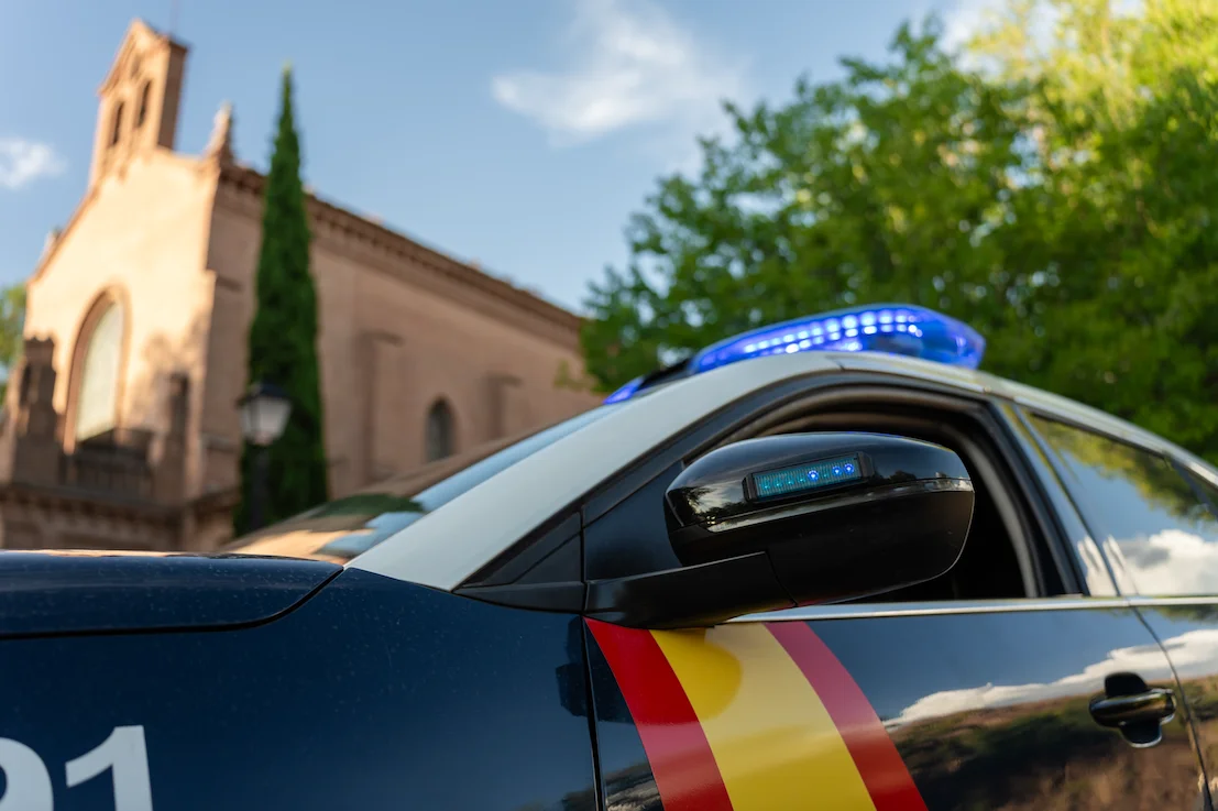 Grenade : Il fait croire au vol de sa voiture... puis demande le changement des cinq serrures