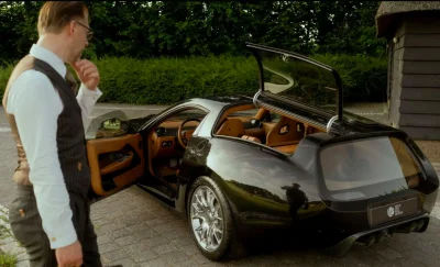 Cette Ferrari unique troque ses hayons pour des portes papillon