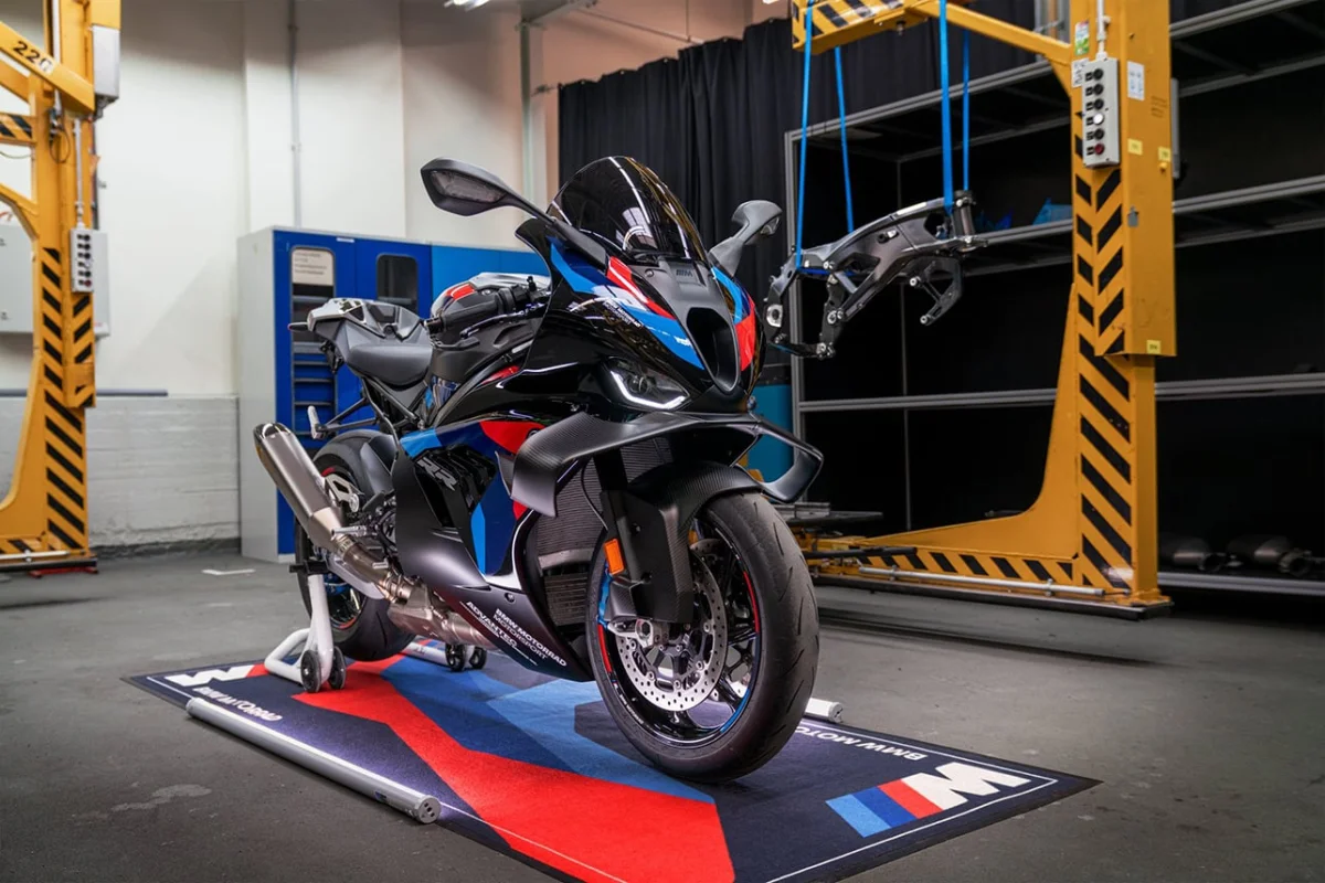 BMW prépare une M 1000 RR encore plus affûtée pour 2027