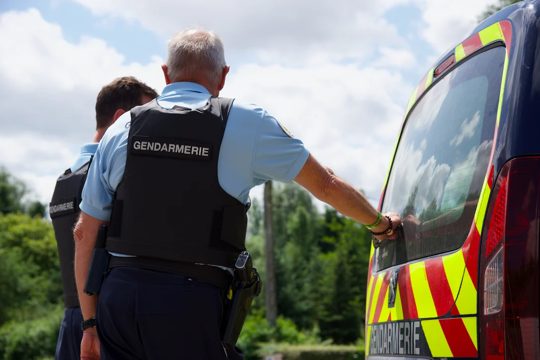 Vaucluse : Arrêté au volant du bolide de ses parents à 256 km/h, il voulait "juste le tester un peu"