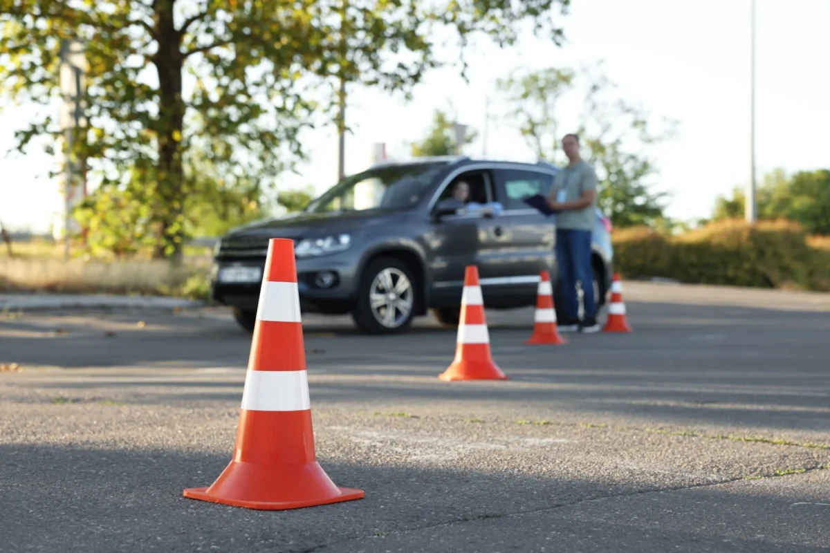 "Repassez votre code sous 30 jours" : le cauchemar de milliers d’automobilistes en Californie