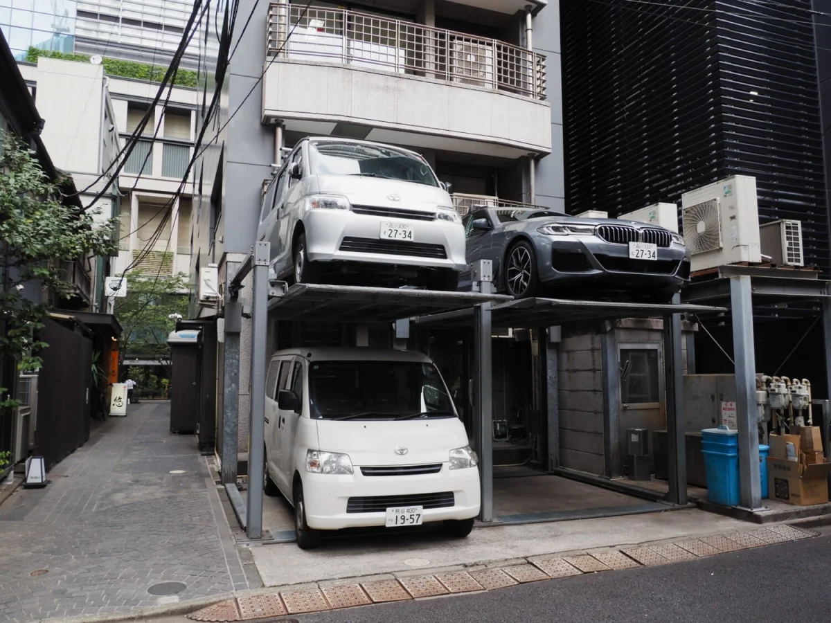 Et si, pour acheter une voiture, il fallait d'abord prouver qu'on a une place de parking ?