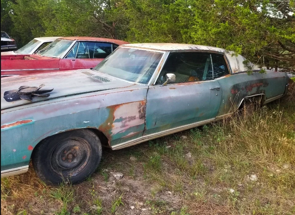 Abandonnée dans une casse, cette Chevrolet de 1970 a besoin d'une restauration complète