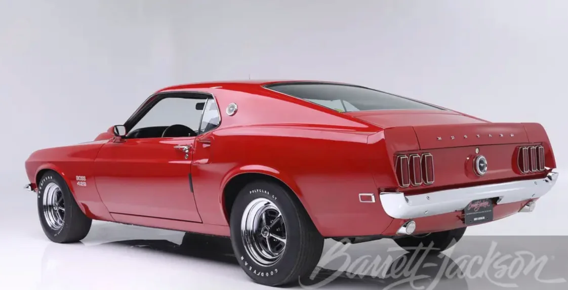 Cette Ford Mustang Boss 429 de 1969 non restaurée et à faible kilométrage vendue à un prix record, 874.000 euros