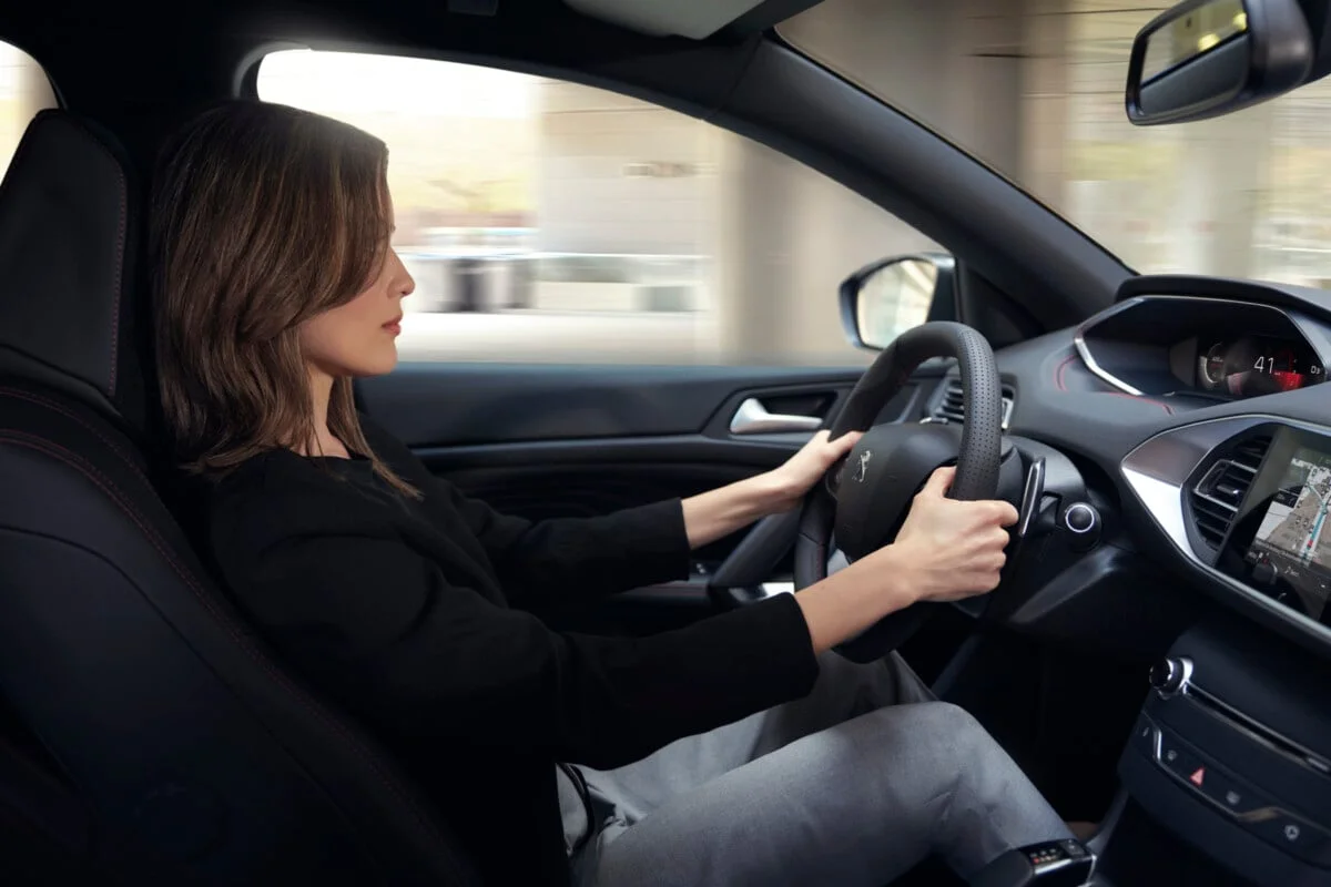 Nouvelle caméra anti-fatigue dans les voitures neuves : pourquoi elle agace déjà les conducteurs