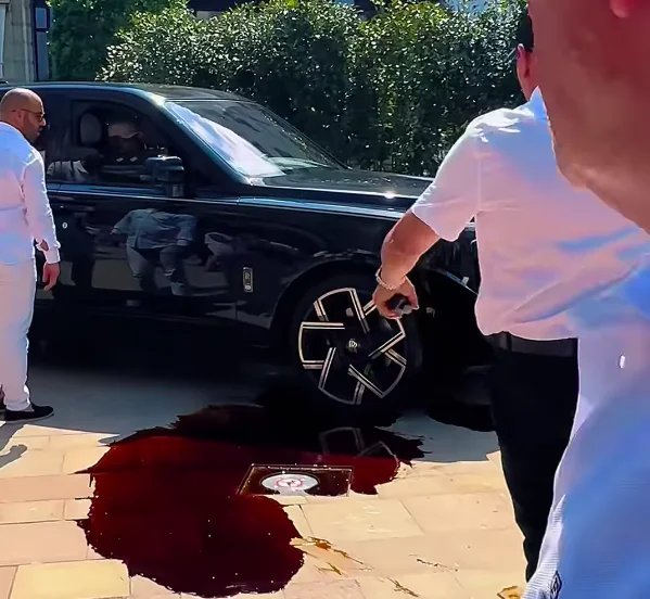 Monaco : Il percute un poteau en Rolls-Royce Cullinan et inonde la place d'huile