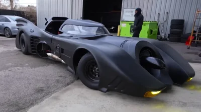 Quand cette Batmobile de 1989 dotée de 1000 chevaux passe, tout le monde la regarde