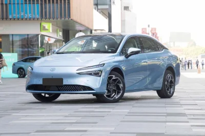 Ces batteries pour voitures électriques gonflent, fuient et lâchent en pleine route : la panique s'installe en Chine