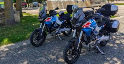 100.000 km en Guzzi Stelvio, c'est le pari fou de deux amis, à suivre sur les réseaux sociaux