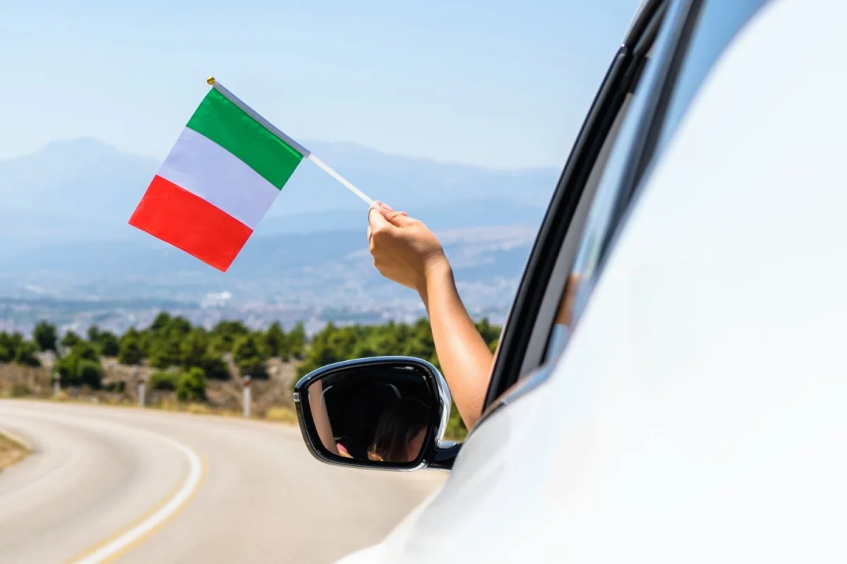 Vacances en Italie : les règles que les automobilistes français doivent connaître avant de prendre la route