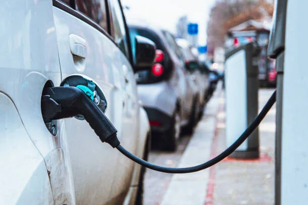 Les pompes à essence sont vérifiées régulièrement mais qu'en est-il des bornes de recharge ?