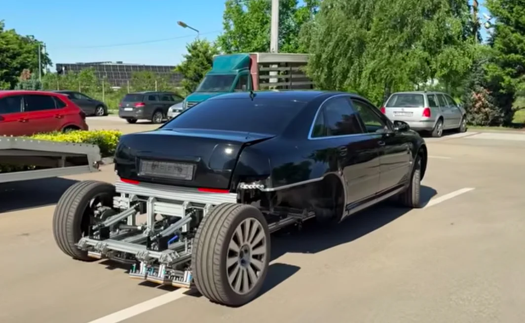 Roumanie : Cette Audi A8 roule à l'air comprimé