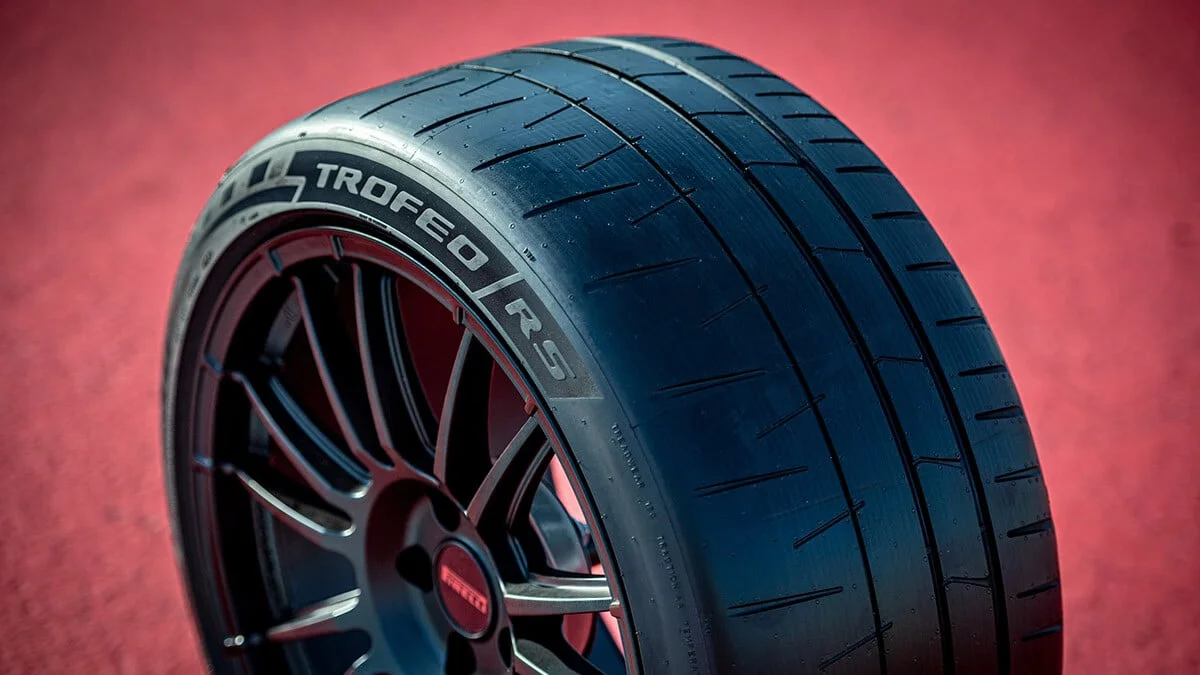 Ce vieux pneu pourrait finir dans votre prochain pneu neuf : Pirelli promet des pneus recyclés à l'infini