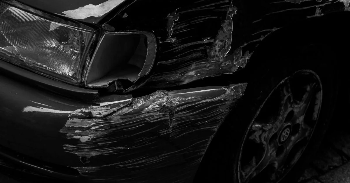 Sa voiture garée devant chez elle est pulvérisée par un chauffard à Fontaine-l’Evêque