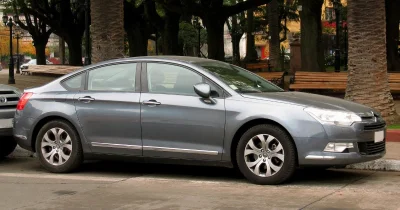Sa Citroën C5 prend la route pendant qu’il dort et déclenche deux radars, à Soignies