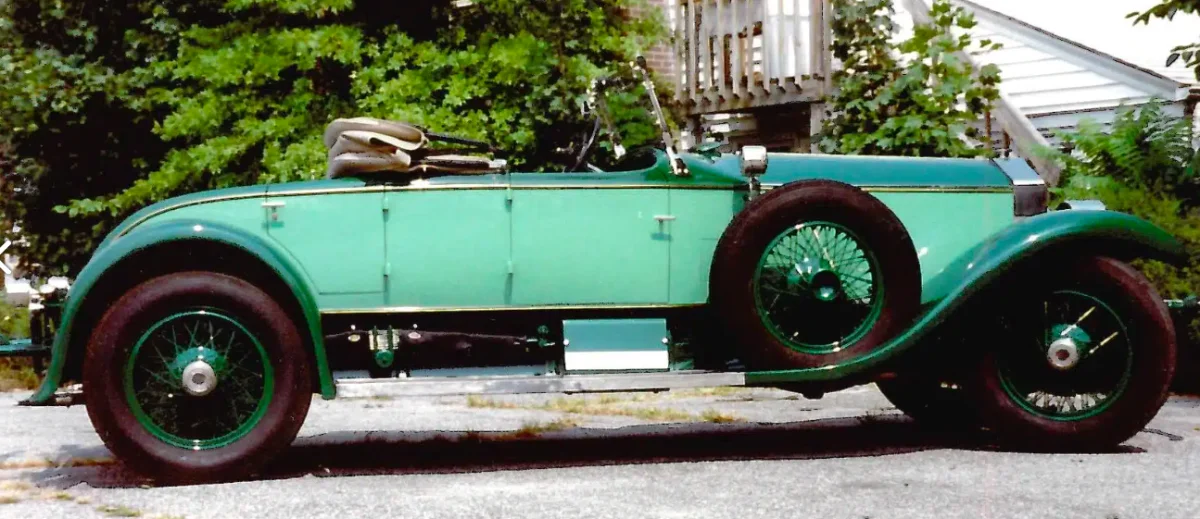 Il conduit la même Rolls-Royce Phantom I pendant 77 ans, le constructeur lui offre une statuette Spirit of Ecstasy pour ses 102 ans