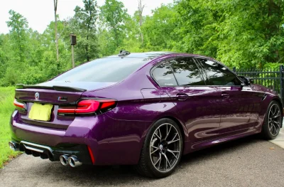 Cette BMW M5 Competition « Twilight Purple » de 2023 a été vendue 79.000 euros