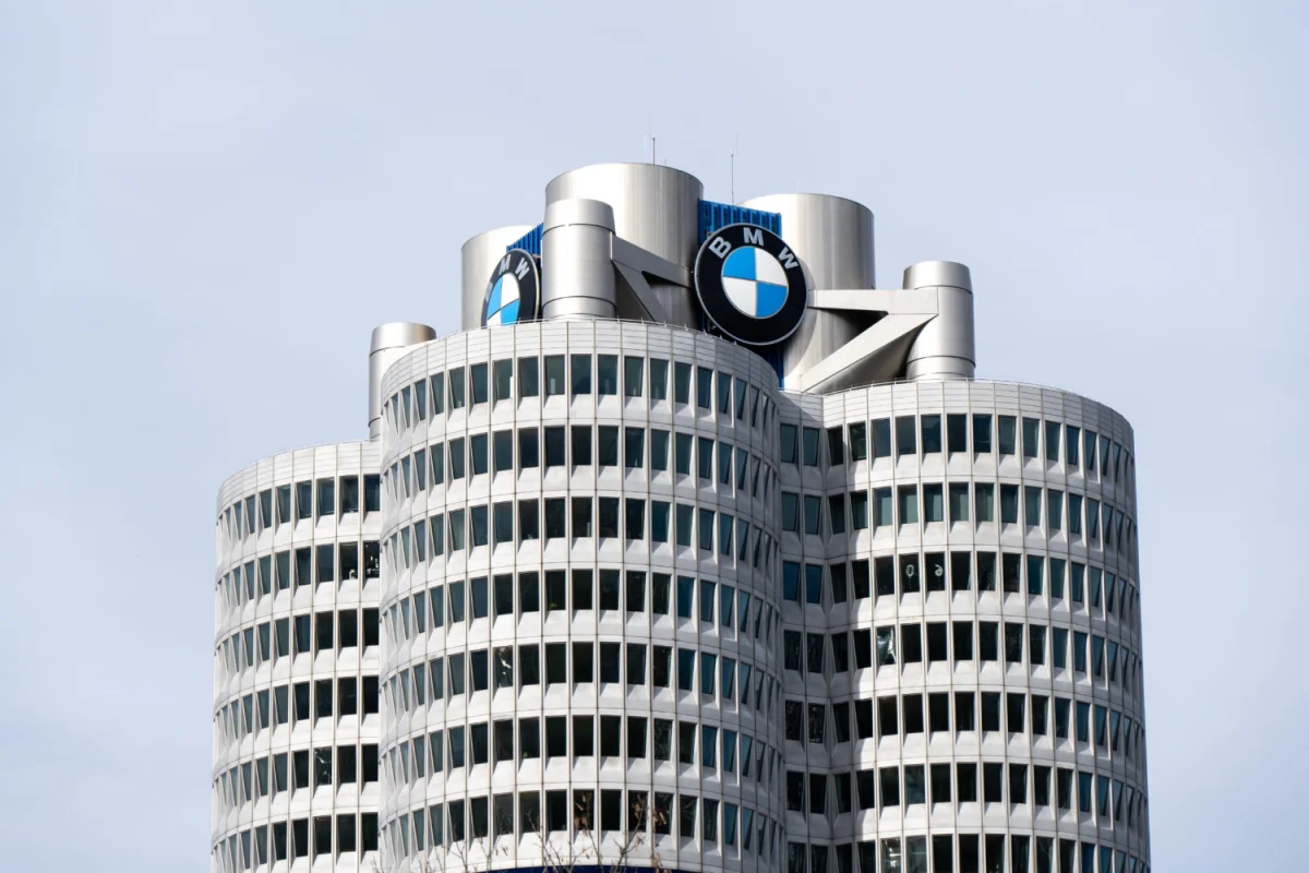 Même BMW n’y échappe plus : 8 000 emplois vont disparaître d’ici fin 2027