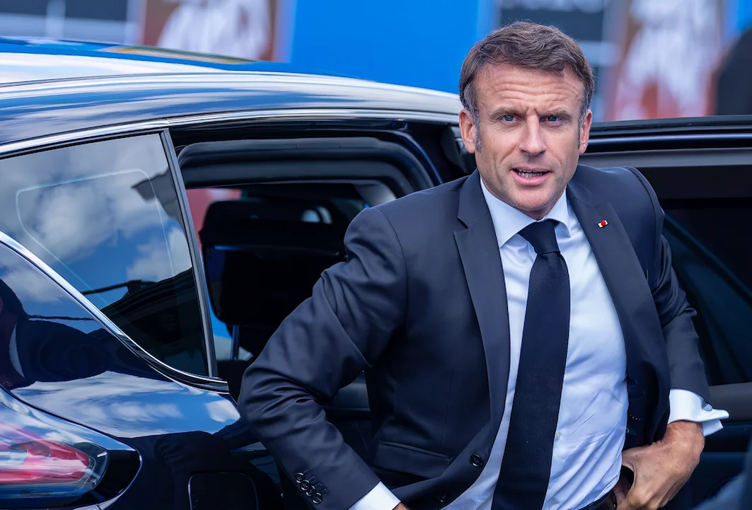Clermont-Ferrand : Il vole une voiture immatriculée au nom de... Emmanuel Macron !