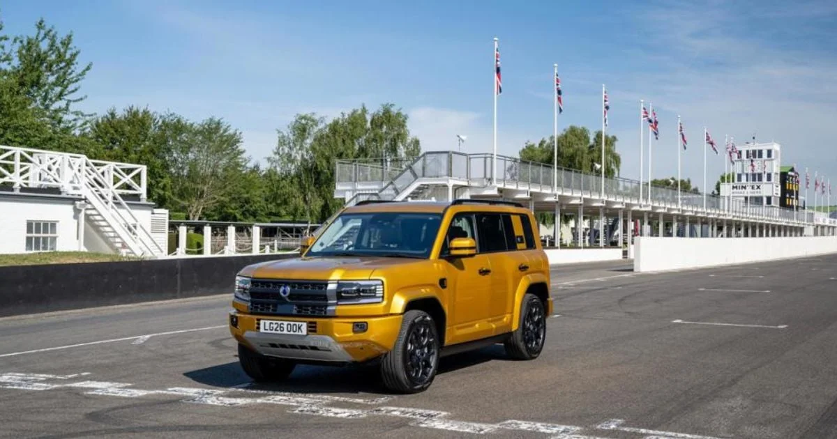 Denza attaque le Land Rover Defender avec un Bao 5 suréquipé