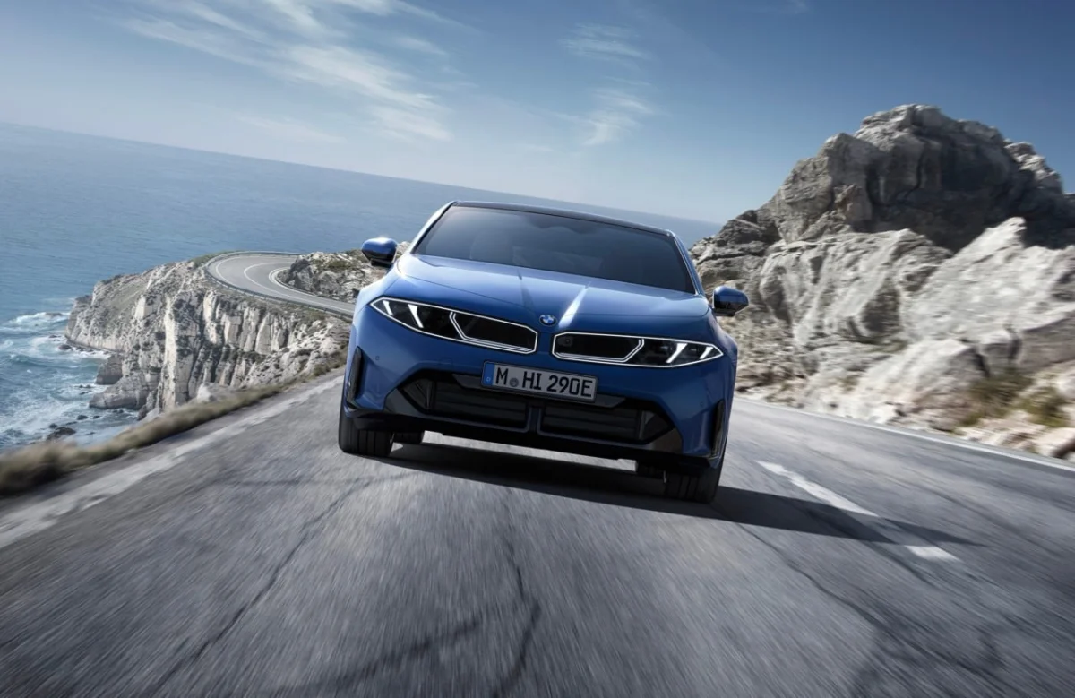 La future BMW i4 réservera une très bonne surprise aux amateurs de conduite cheveux au vent !