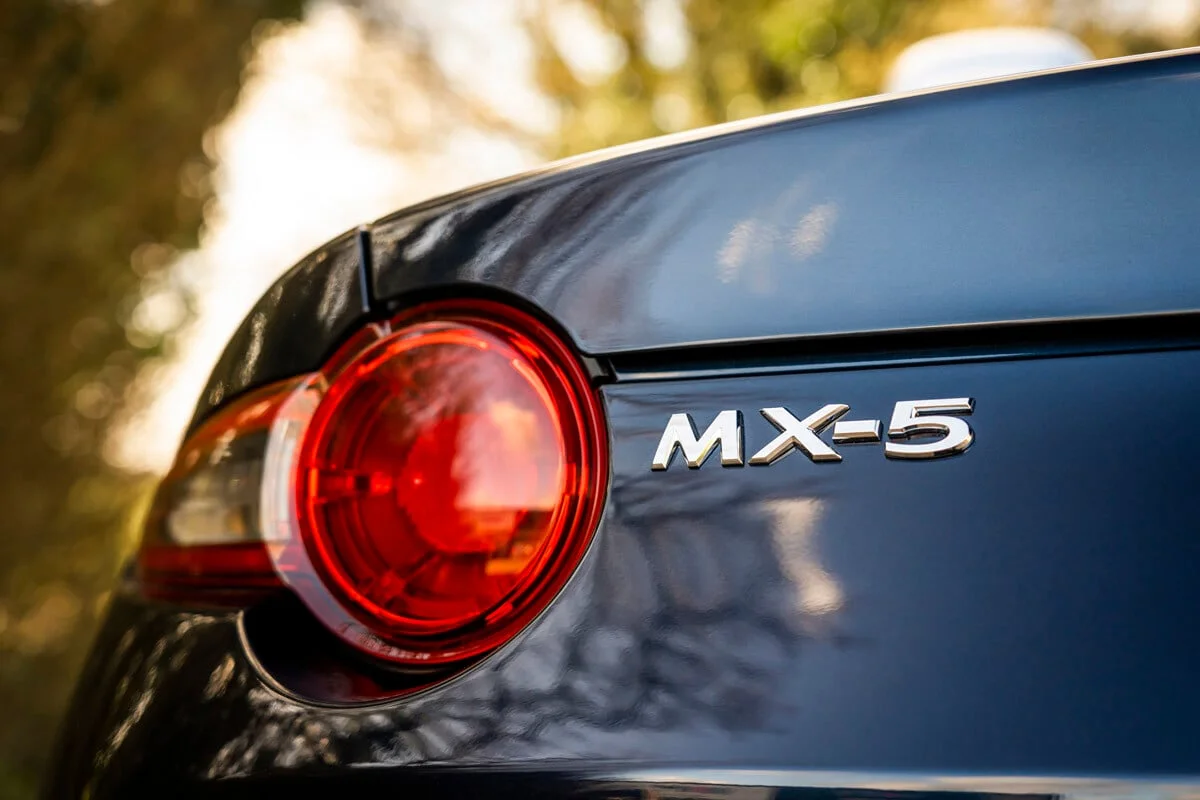 La MX-5 électrique arrive, et Mazda promet qu'elle ne pèsera pas une tonne de plus