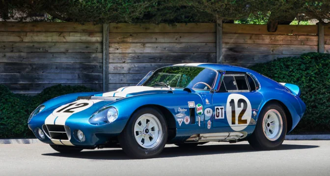 Cette Shelby Cobra Daytona des 24 heures du Mans va être vendue, son prix est estimé à 22 millions d'euros