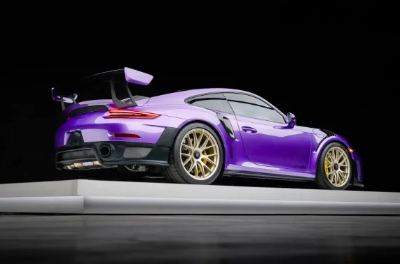 Cette Porsche 911 GT2 RS Weissach avec 1000 km au compteur se vend... 877.000 euros