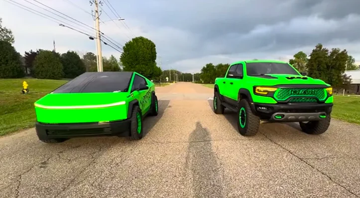 Ce Tesla Cybertruck à 114.000 euros défie un Ram TRX thermique, le résultat est bluffant