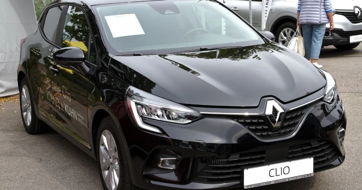 Un oubli de clignotant déclenche une course-poursuite de 25 km en Renault Clio