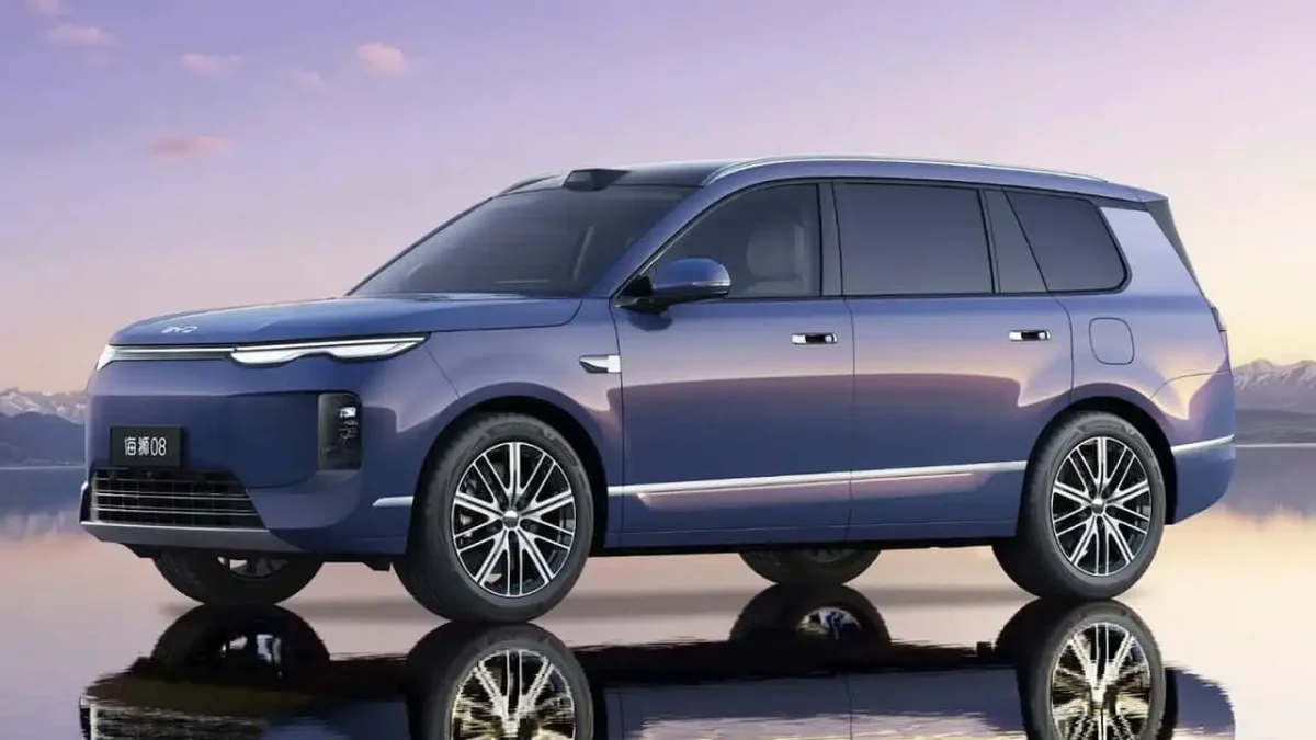 Le nouveau SUV 6 places de BYD révèle enfin son habitacle