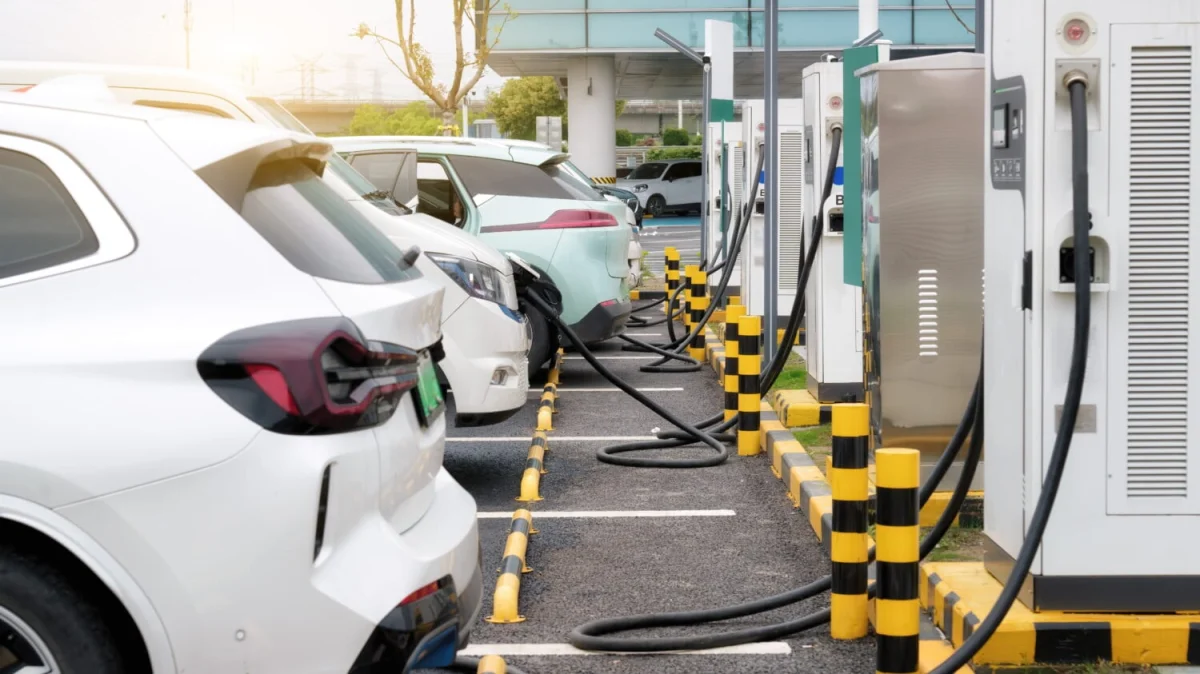 Pourquoi les constructeurs ont soudainement fermé le robinet des remises sur les véhicules électriques ?
