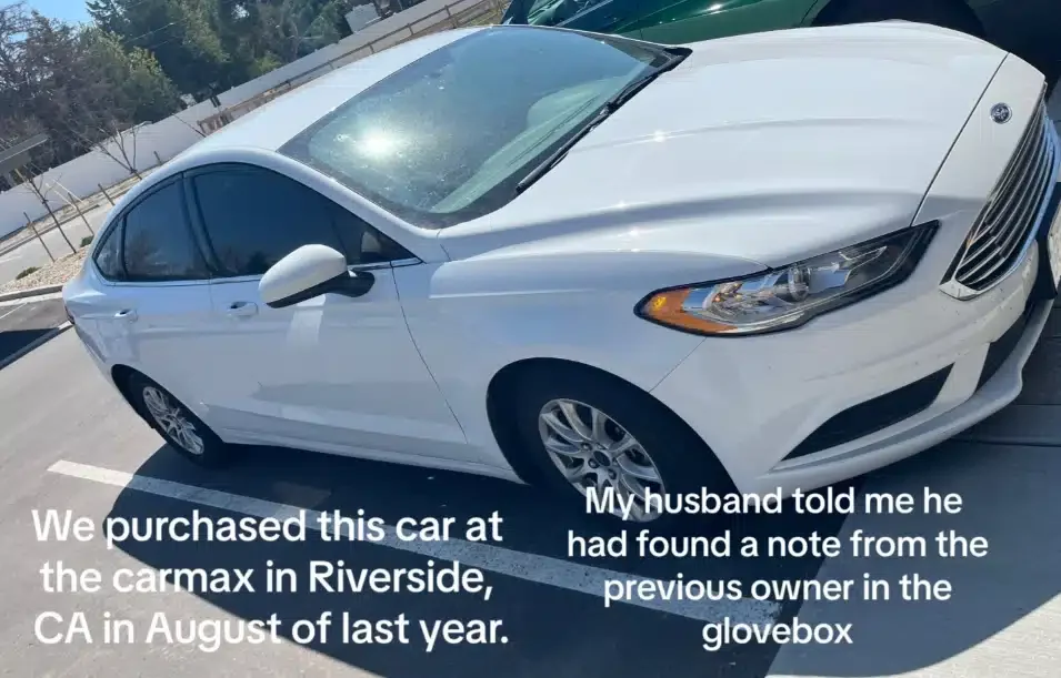 "Merci d’offrir un nouveau foyer à Kirby" : le mot retrouvé dans cette Ford d’occasion émeut sa nouvelle propriétaire