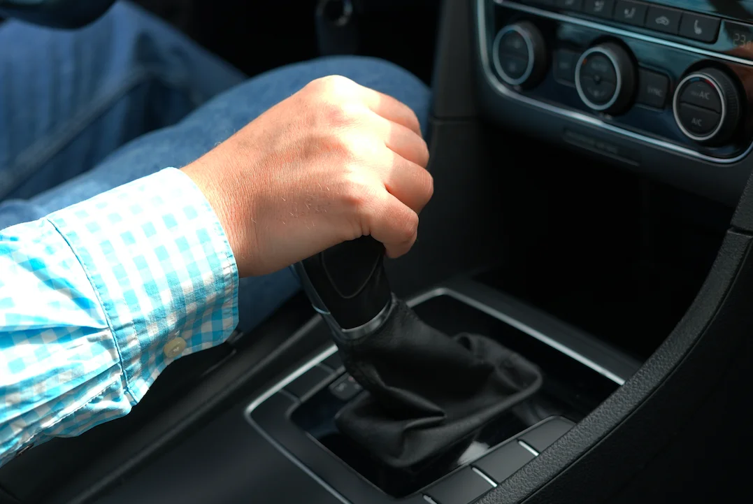 Grande-Bretagne : Une heure de cours pour passer d'une voiture automatique à une manuelle ? Le projet est à l'étude