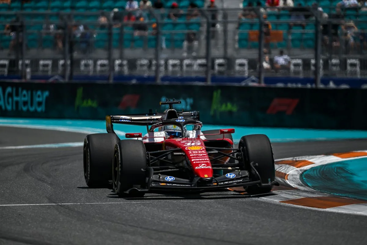GP de Miami – EL1 : Leclerc nettement leader devant Verstappen et Piastri