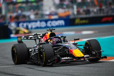 La Question Hebdo – Max Verstappen va-t-il revenir dans la course au titre ?