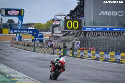 Johann Zarco dévoile un équipement inédit pour défendre sa victoire au Grand Prix de France