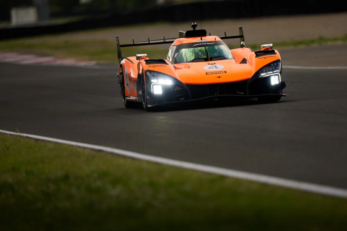 McLaren « non seulement dans les temps, mais bien préparée » pour le premier roulage de son Hypercar