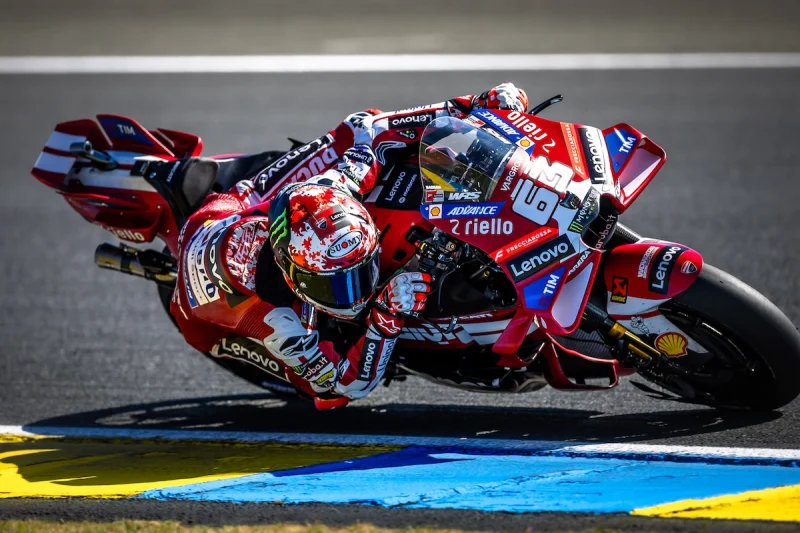 Francesco Bagnaia deuxième malgré la pole : « Il nous manque toujours quelque chose par rapport à Aprilia »